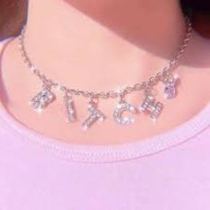 Meet your Posher, Camila